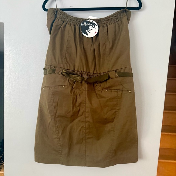 🇨🇦 Chic Strapless Army Green Retro Dress with Button Details - Picture 3 of 5